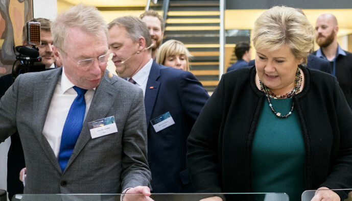 <strong>FARVEL TIL HØYRE:</strong> Investor Jens Ulltveit Moe var i mange år regnet som en Høyre-mann. Her avbildet sammen med statsminister Erna Solbergi 2015.
Foto: Ole Gunnar Onsøien / NTB scanpix <strong>FARVEL TIL HØYRE:</strong> Investor Jens Ulltveit Moe var i mange år regnet som en Høyre-mann. Her avbildet sammen med statsminister Erna Solbergi 2015.
Foto: Ole Gunnar Onsøien / NTB scanpix