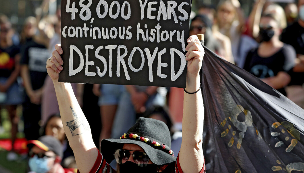 <strong>STERKE REAKSJONER:</strong> Ødeleggelsen av det 48 000 år gamle kulturarvstedet til australske urfolk vekket sterke reaksjoner i Australia. 9. juni hadde flere samlet seg for å vise motstand mot gruveselskapet Rio Tinto. Foto: Richard Wainwright / AAP Image via AP / NTB scanpix <strong>STERKE REAKSJONER:</strong> Ødeleggelsen av det 48 000 år gamle kulturarvstedet til australske urfolk vekket sterke reaksjoner i Australia. 9. juni hadde flere samlet seg for å vise motstand mot gruveselskapet Rio Tinto. Foto: Richard Wainwright / AAP Image via AP / NTB scanpix