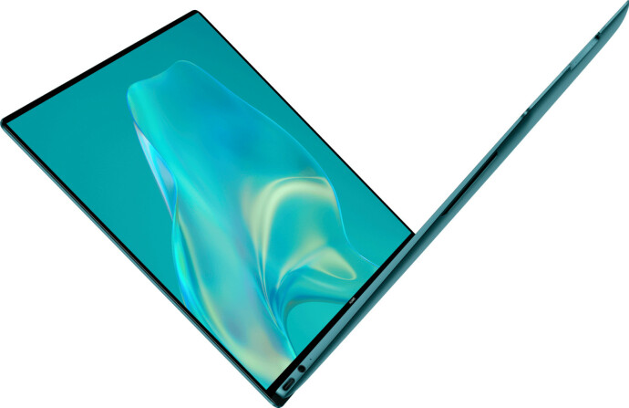 <strong>TYNN:</strong> Med vekt på 1 kg og tykkelse på 13,4 mm på sitt tykkeste, er nye Huawei Matebook X en svært snerten PC. Foto: Huawei <strong>TYNN:</strong> Med vekt på 1 kg og tykkelse på 13,4 mm på sitt tykkeste, er nye Huawei Matebook X en svært snerten PC. Foto: Huawei