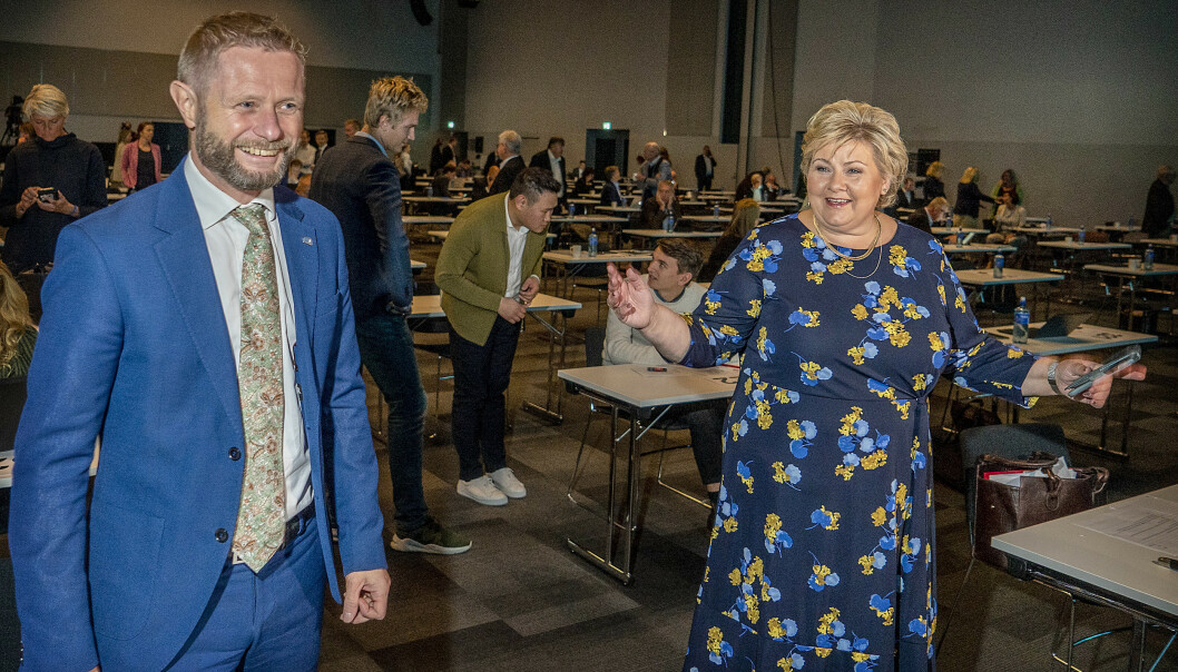 <strong>CORONAEFFEKT:</strong> Statsminister Erna Solberg sammen med helseminister Bent Høie på Høyres landsmøte før helgen. Høyre har vokst fem prosentpoeng under coronakrisen. Foto: Hans Arne Vedlog / Dagbladet <strong>CORONAEFFEKT:</strong> Statsminister Erna Solberg sammen med helseminister Bent Høie på Høyres landsmøte før helgen. Høyre har vokst fem prosentpoeng under coronakrisen. Foto: Hans Arne Vedlog / Dagbladet