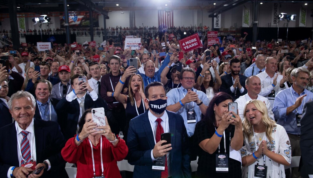 <strong>TRANGT:</strong> Tusenvis av mennesker kom til en Xtreme Manufacturing i Henderson utenfor Las Vegas for å høre på USAs president, Donald Trump. Foto: Brendan Smialowski / AFP <strong>TRANGT:</strong> Tusenvis av mennesker kom til en Xtreme Manufacturing i Henderson utenfor Las Vegas for å høre på USAs president, Donald Trump. Foto: Brendan Smialowski / AFP