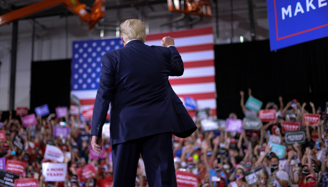 <strong>PÅ PLASS:</strong> USAs president, Donald Trump, hilser på tilhengerne sine i Henderson utenfor Las Vegas. Foto: REUTERS/Jonathan Ernst <strong>PÅ PLASS:</strong> USAs president, Donald Trump, hilser på tilhengerne sine i Henderson utenfor Las Vegas. Foto: REUTERS/Jonathan Ernst