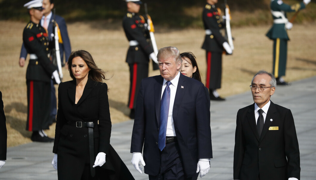 <strong>DÅRLIG FORHOLD:</strong> I 2017 var forholdet mellom USA og Nord-Korea svært spent. Presidenten ville likevel ta turen til grensen, men det skal ikke ha vært uten bekymring, ifølge en ny bok. Foto: Kim Hong-Ji / AP / NTB scanpix <strong>DÅRLIG FORHOLD:</strong> I 2017 var forholdet mellom USA og Nord-Korea svært spent. Presidenten ville likevel ta turen til grensen, men det skal ikke ha vært uten bekymring, ifølge en ny bok. Foto: Kim Hong-Ji / AP / NTB scanpix