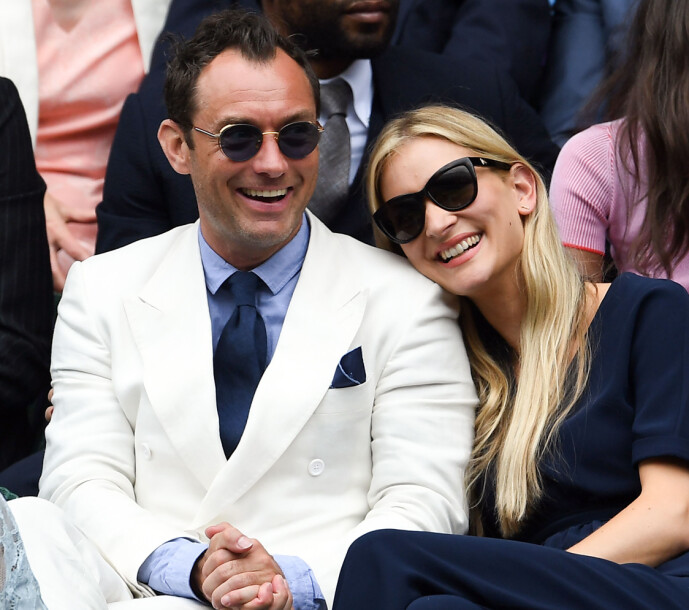 <strong>NYBAKTE FORELDRE:</strong> Jude Law og Phillipa Coan har fått sitt første barn sammen. Foto: NTB Scanpix <strong>NYBAKTE FORELDRE:</strong> Jude Law og Phillipa Coan har fått sitt første barn sammen. Foto: NTB Scanpix