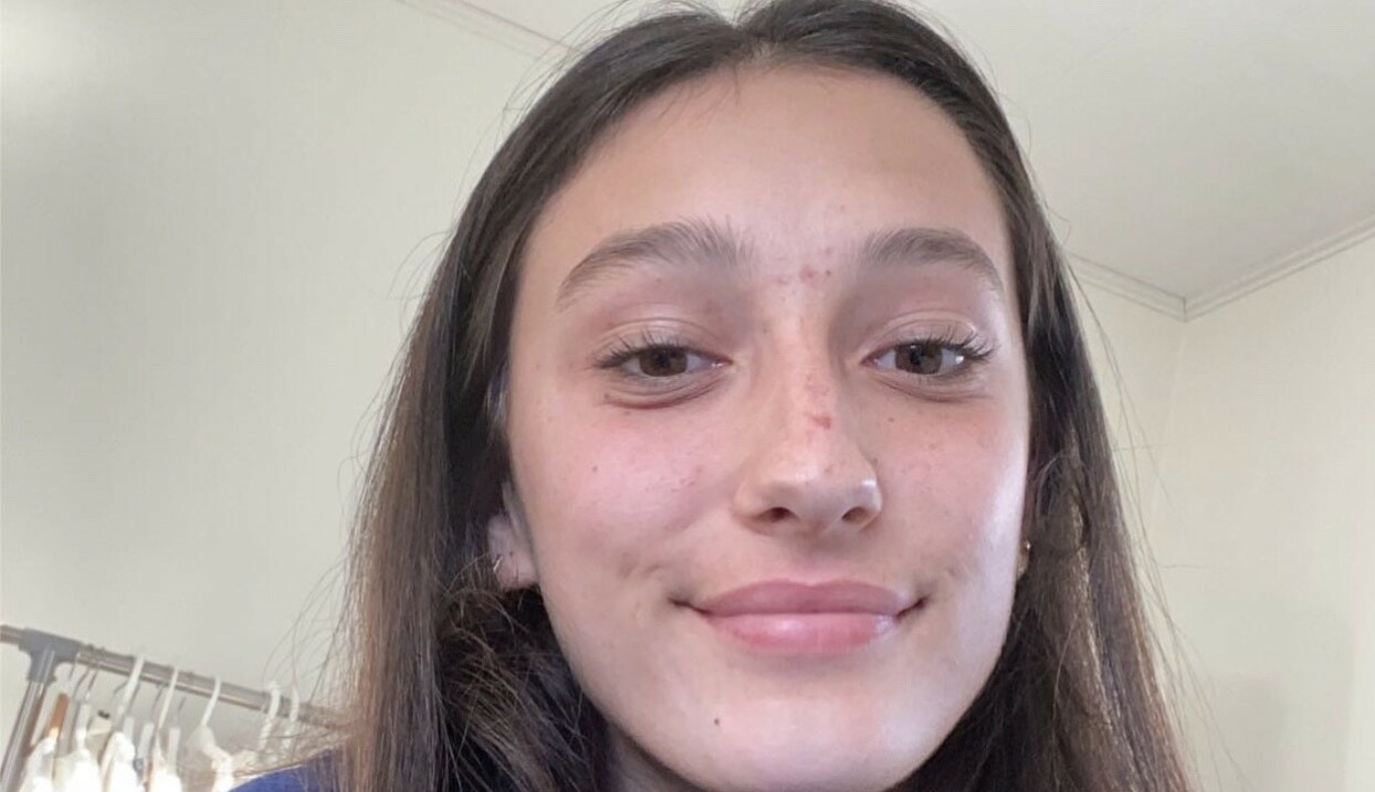 <strong>DRAMATISK TUR:</strong> Albiona Gashi (16) kom seg til nærmeste øy da været plutselig slo om. Foto: Privat. <strong>DRAMATISK TUR:</strong> Albiona Gashi (16) kom seg til nærmeste øy da været plutselig slo om. Foto: Privat.