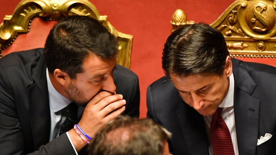 Statsministeren går av - Italia kastes ut i kaos