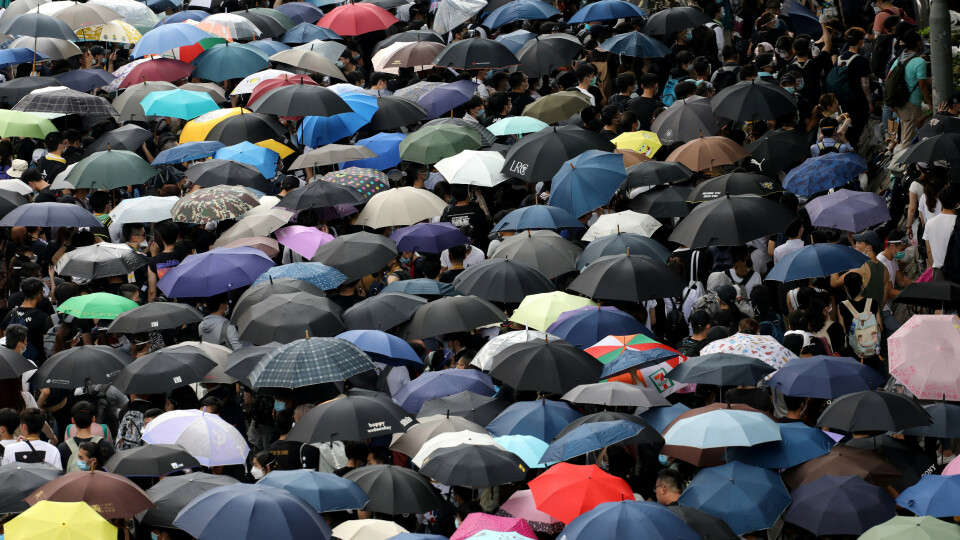 Protestene fortsetter - Hong Kong utsetter lovforslag