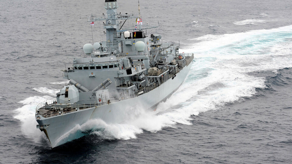 Britisk krigsskip til «Stena impero»: - Hold kursen