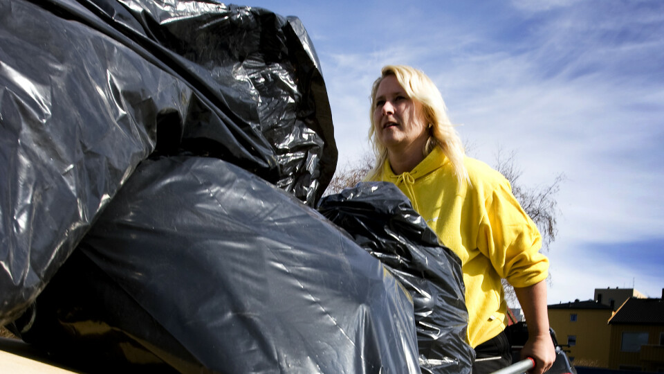 Innfører forbud mot levering av svarte og fargede søppelsekker