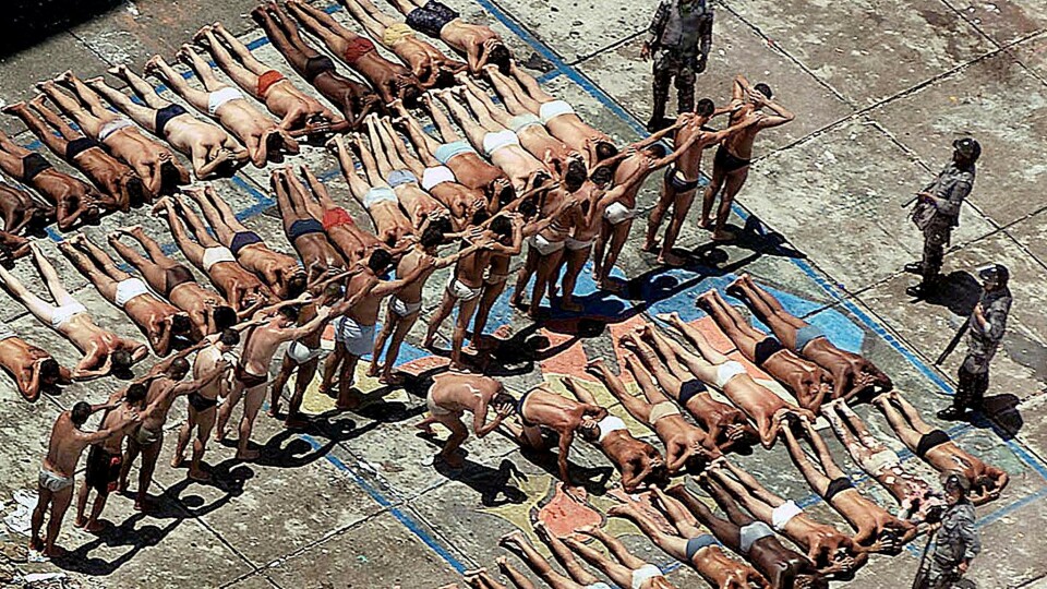Brasils verste fengsler: Massedrap, halshogging og gigantopprør