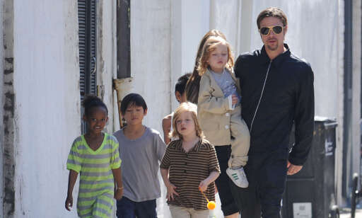 - Brad Pitt gråt when he got to see the kids again