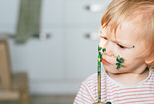 Hva gjør du hvis barnet ditt putter noe i nesen?